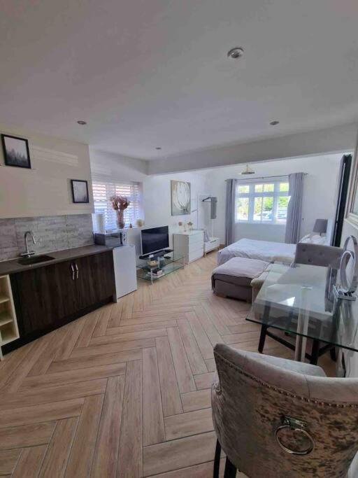 Lovely Studio Annex In Lilliput بول المظهر الخارجي الصورة